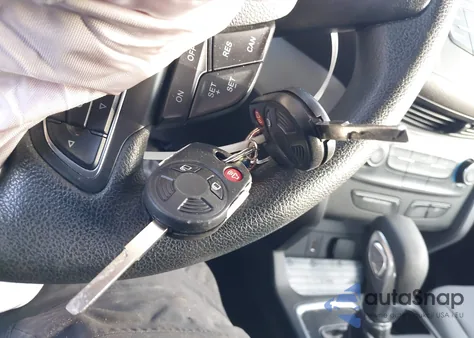 2019 Ford Escape S z USA, uszkodzony, nr VIN 1FMCU0F73KUA91486